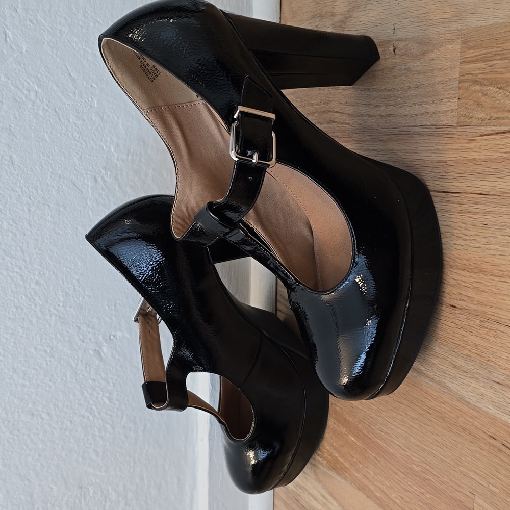 NWOT Torrid Mary Jane Platform Heels